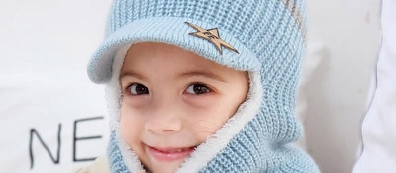 Écharpe à capuche tricotée en peluche pour enfants pompon